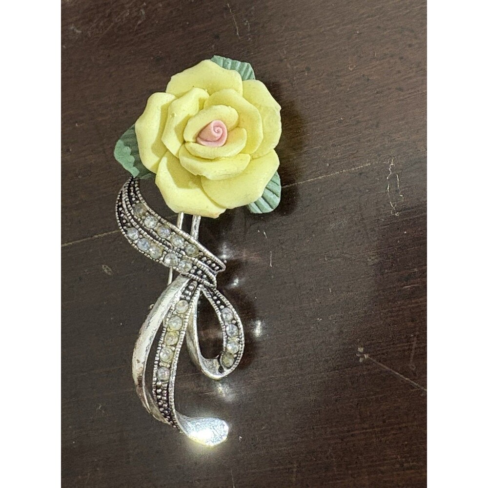 Vintage AVON Porcelain Sweet Yellow Rose Silver Tone & Rhinestone Brooch Pin - Picture 9 of 9